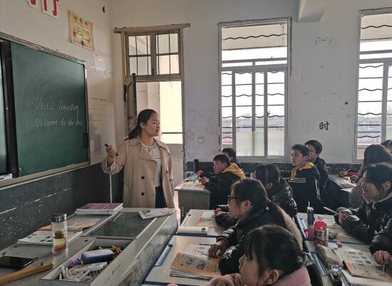 立足課堂推課改 聚焦質(zhì)量謀發(fā)展——濱?？h界牌中學(xué)開展校際交流活動側(cè)記