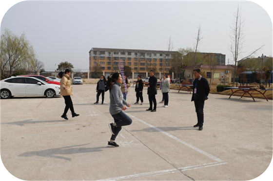 濱?？h五汛鎮(zhèn)中心小學(xué)舉行慶祝第111個國際三八婦女節(jié)活動
