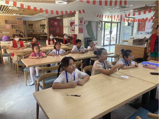 七彩的夏日|橋頭社區(qū):關(guān)愛未成年人 點亮科技未來